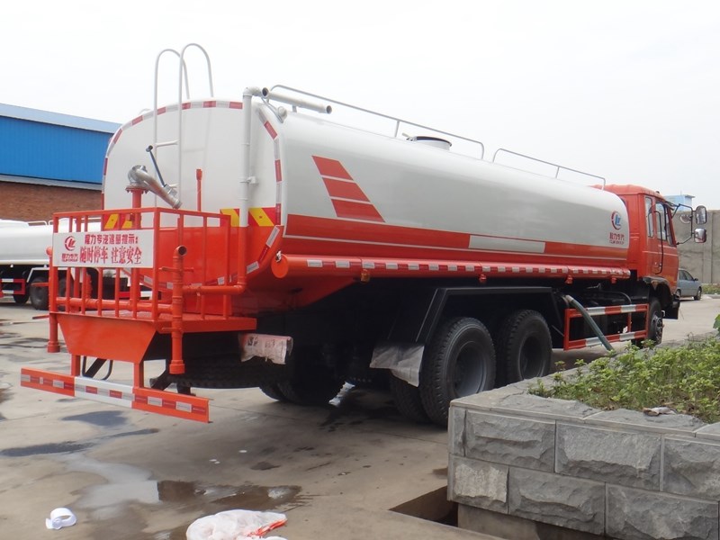 東風后八輪灑水車︱20噸灑水車圖片