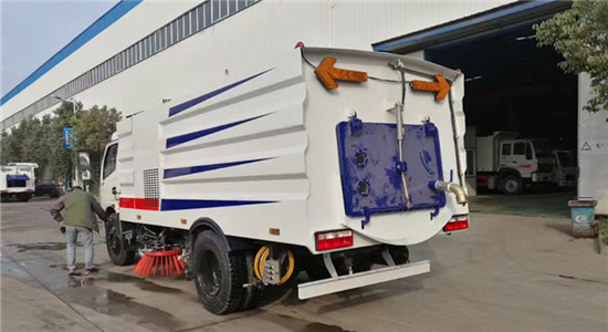 東風多利卡洗掃車︱8噸洗掃車圖片