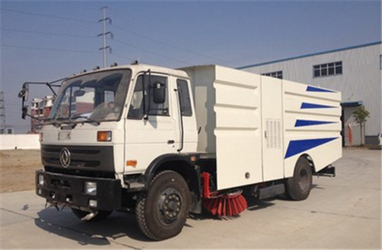 東風145掃路車圖片