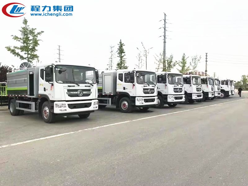 客戶訂購東風D9多利卡12噸霧炮車批量發車