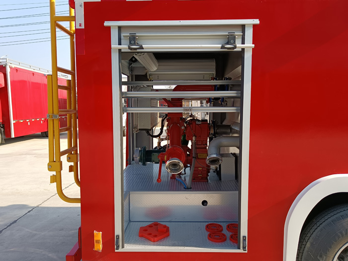 5噸消防灑水車多少錢_糧庫重點防火單位消防車_2.5-5噸泡沫消防車現車報價