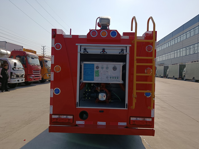 5噸消防灑水車多少錢_糧庫重點防火單位消防車_2.5-5噸泡沫消防車現車報價