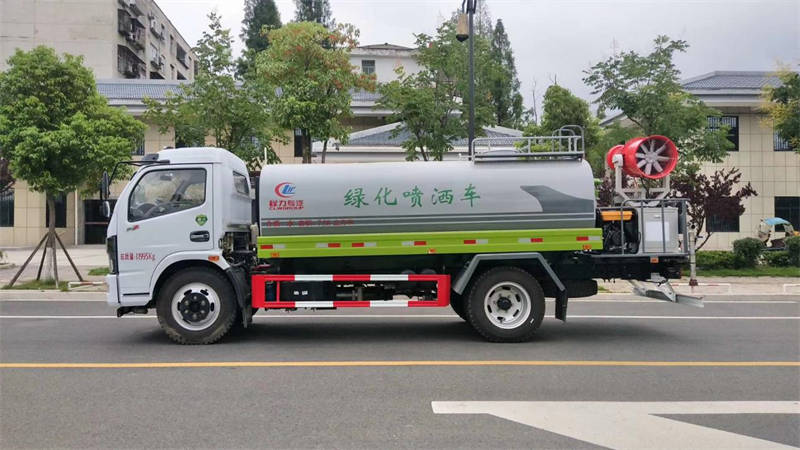 9.2方東風綠化噴灑車廠家在哪 9.2方東風綠化噴灑車廠家在哪