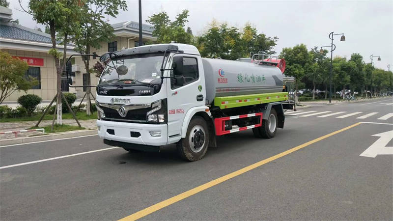 9.2方東風綠化噴灑車廠家在哪 9.2方東風綠化噴灑車廠家在哪