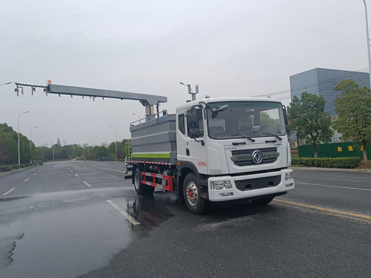 東風D9旋轉伸縮臂鐵路抑塵車-程力12方煤炭運輸降塵_大同煤場抑塵灑水車_運煤抑塵劑固化劑噴灑
